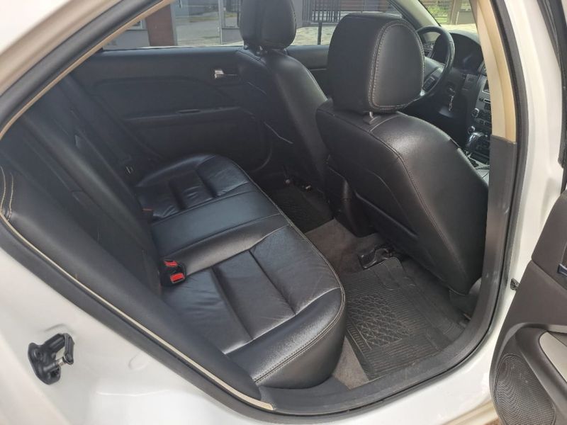 Ford FUSION 2.5 SEL 16V GASOLINA 4P AUTOMÁTICO 2012/2012 CAMINHÕES & CAMIONETAS PASSO FUNDO / Carros no Vale