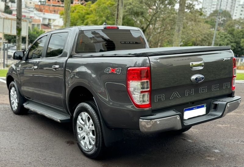 Ford RANGER 3.2 XLT 4X4 CD 20V DIESEL 4P AUTOMÁTICO 2019/2020 CAMINHÕES & CAMIONETAS PASSO FUNDO / Carros no Vale