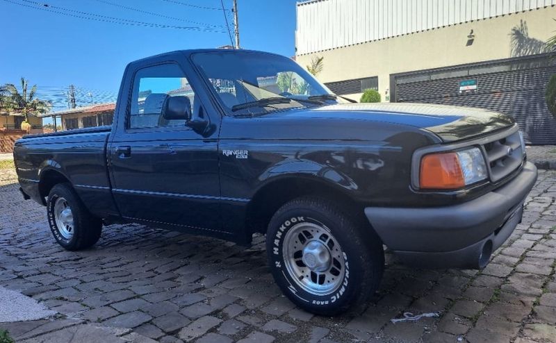 Ford RANGER 4.0 XL 4X2 CS V6 12V GASOLINA 2P MANUAL 1997/1997 CAMINHÕES & CAMIONETAS PASSO FUNDO / Carros no Vale