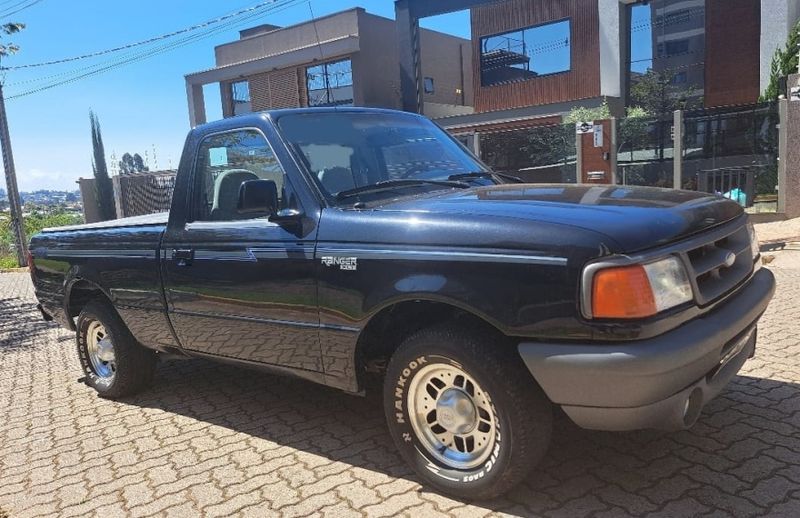 Ford RANGER 4.0 XL 4X2 CS V6 12V GASOLINA 2P MANUAL 1997/1997 CAMINHÕES & CAMIONETAS PASSO FUNDO / Carros no Vale