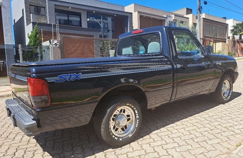 Ford RANGER 4.0 XL 4X2 CS V6 12V GASOLINA 2P MANUAL 1997/1997 CAMINHÕES & CAMIONETAS PASSO FUNDO / Carros no Vale