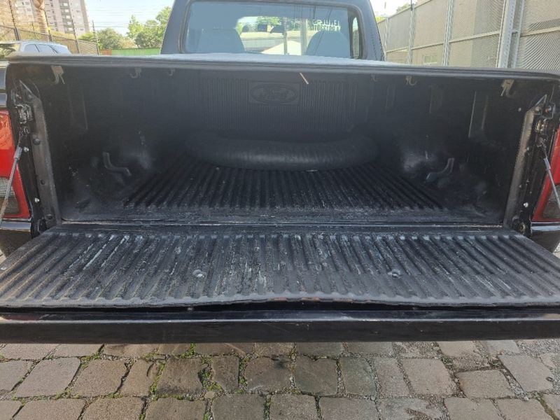 Ford RANGER 4.0 XL 4X2 CS V6 12V GASOLINA 2P MANUAL 1997/1997 CAMINHÕES & CAMIONETAS PASSO FUNDO / Carros no Vale