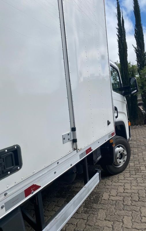 Volkswagen 11180 11-180 Delivery(E5) Baú 2021/2022 CAMINHÕES & CAMIONETAS PASSO FUNDO / Carros no Vale