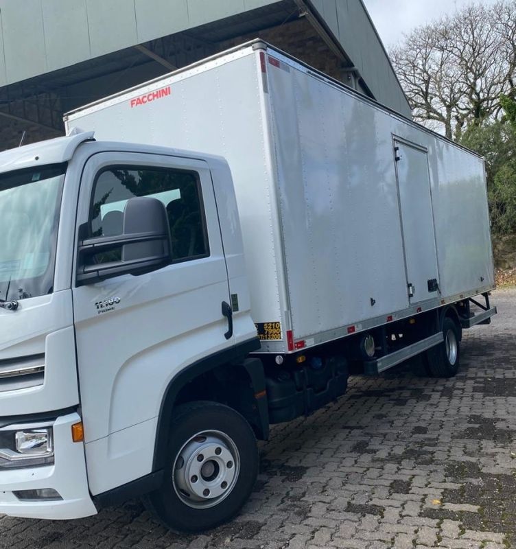 Volkswagen 11180 11-180 Delivery(E5) Baú 2021/2022 CAMINHÕES & CAMIONETAS PASSO FUNDO / Carros no Vale