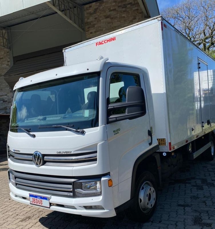 Volkswagen 11180 11-180 Delivery(E5) Baú 2021/2022 CAMINHÕES & CAMIONETAS PASSO FUNDO / Carros no Vale