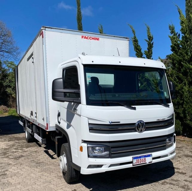 Volkswagen 11180 11-180 Delivery(E5) Baú 2021/2022 CAMINHÕES & CAMIONETAS PASSO FUNDO / Carros no Vale
