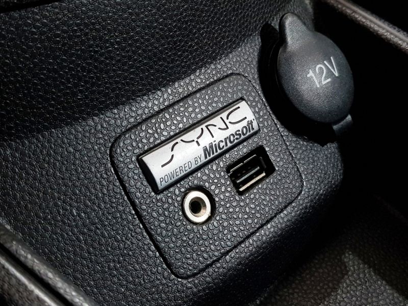 Ford FIESTA 1.6 TITANIUM HATCH 16V FLEX 4P POWERSHIFT 2014/2014 ADVANT AUTOMÓVEIS CAXIAS DO SUL / Carros no Vale