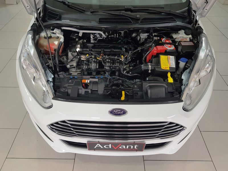 Ford FIESTA 1.6 TITANIUM HATCH 16V FLEX 4P POWERSHIFT 2014/2014 ADVANT AUTOMÓVEIS CAXIAS DO SUL / Carros no Vale