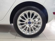Ford FIESTA 1.6 TITANIUM HATCH 16V FLEX 4P POWERSHIFT 2014/2014 ADVANT AUTOMÓVEIS CAXIAS DO SUL / Carros no Vale