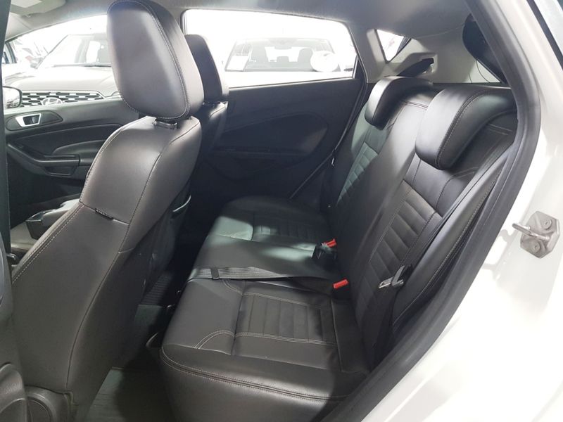 Ford FIESTA 1.6 TITANIUM HATCH 16V FLEX 4P POWERSHIFT 2014/2014 ADVANT AUTOMÓVEIS CAXIAS DO SUL / Carros no Vale