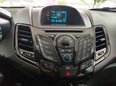 Ford FIESTA 1.6 TITANIUM HATCH 16V FLEX 4P POWERSHIFT 2014/2014 ADVANT AUTOMÓVEIS CAXIAS DO SUL / Carros no Vale