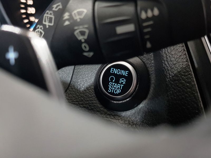 Ford FOCUS 2.0 TITANIUM PLUS 16V FLEX 4P POWERSHIFT 2017/2018 ADVANT AUTOMÓVEIS CAXIAS DO SUL / Carros no Vale