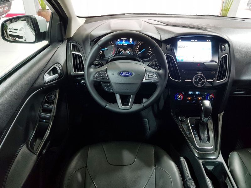 Ford FOCUS 2.0 TITANIUM PLUS 16V FLEX 4P POWERSHIFT 2017/2018 ADVANT AUTOMÓVEIS CAXIAS DO SUL / Carros no Vale