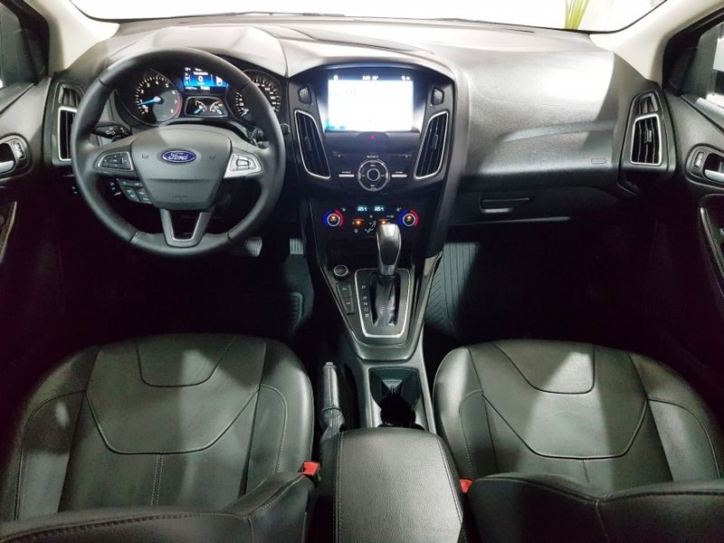 Ford FOCUS 2.0 TITANIUM PLUS 16V FLEX 4P POWERSHIFT 2017/2018 ADVANT AUTOMÓVEIS CAXIAS DO SUL / Carros no Vale