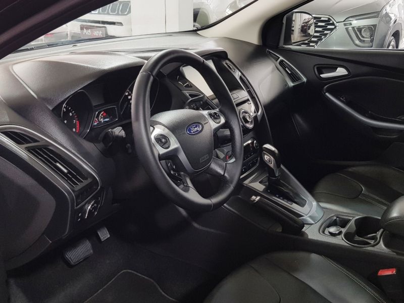 Ford FOCUS 2.0 TITANIUM PLUS SEDAN 16V FLEX 4P POWERSHIFT 2015/2015 ADVANT AUTOMÓVEIS CAXIAS DO SUL / Carros no Vale