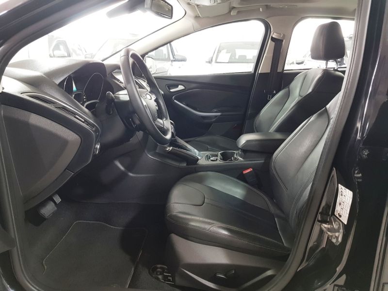 Ford FOCUS 2.0 TITANIUM PLUS SEDAN 16V FLEX 4P POWERSHIFT 2015/2015 ADVANT AUTOMÓVEIS CAXIAS DO SUL / Carros no Vale