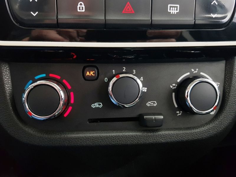Renault KWID 1.0 12V SCE FLEX INTENSE MANUAL 2017/2018 ADVANT AUTOMÓVEIS CAXIAS DO SUL / Carros no Vale