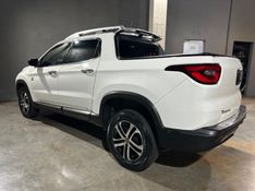 Fiat TORO 2.0 16V TURBO DIESEL VOLCANO 4WD AT9 2017/2018 CARRO AUTOMARCAS CAXIAS DO SUL / Carros no Vale
