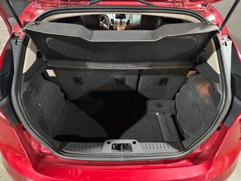 Ford FIESTA 1.6 SE HATCH 16V FLEX 4P MANUAL 2012/2012 CARRO AUTOMARCAS CAXIAS DO SUL / Carros no Vale