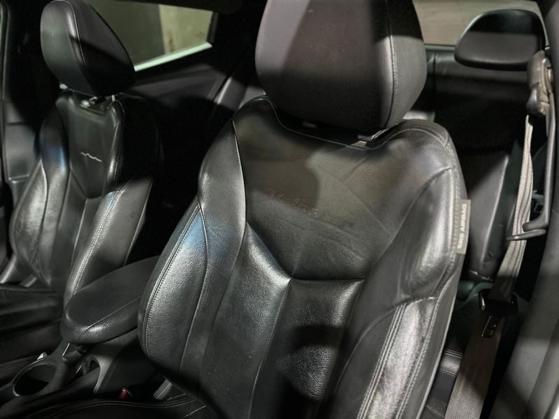 Hyundai VELOSTER 1.6 16V GASOLINA 3P AUTOMÁTICO 2012/2013 CARRO AUTOMARCAS CAXIAS DO SUL / Carros no Vale