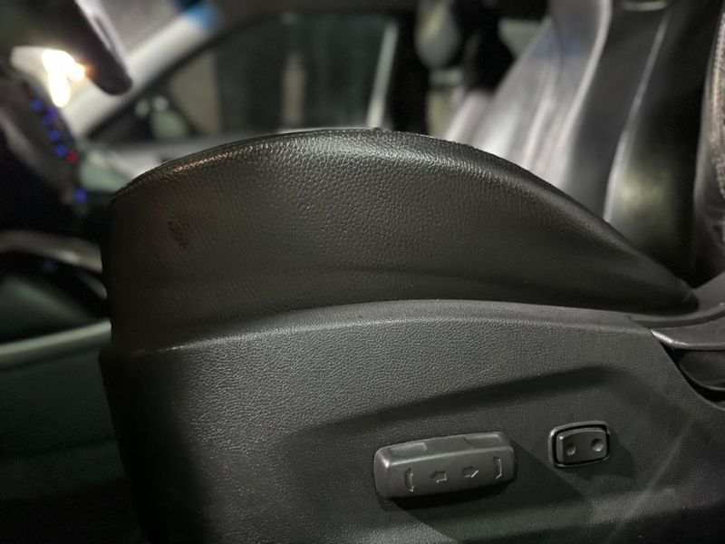Hyundai VELOSTER 1.6 16V GASOLINA 3P AUTOMÁTICO 2012/2013 CARRO AUTOMARCAS CAXIAS DO SUL / Carros no Vale