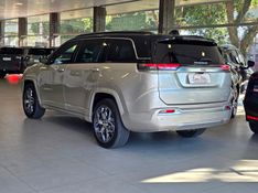 JEEP COMMANDER 1.3 T270 TURBO FLEX OVERLAND AT6 2023/2023 CARRO DEZ NOVO HAMBURGO / Carros no Vale