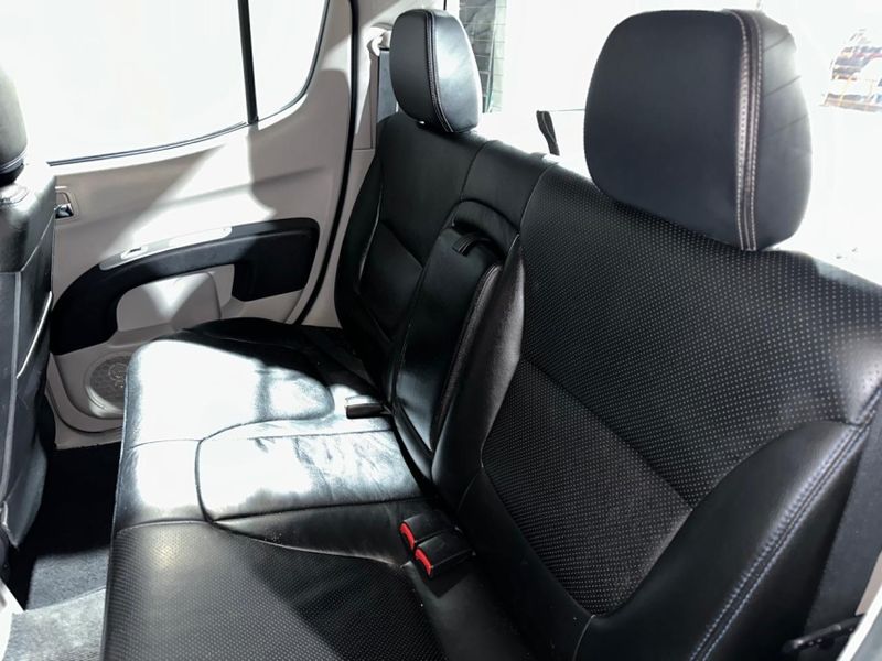 Mitsubishi L200 TRITON 3.2 HPE 4X4 CD 16V TURBO INTERCOOLER DIESEL 4P MANUAL 2009/2010 CARRO AUTOMARCAS CAXIAS DO SUL / Carros no Vale