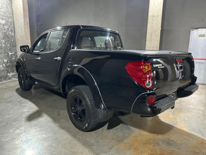 Mitsubishi L200 TRITON 3.2 HPE 4X4 CD 16V TURBO INTERCOOLER DIESEL 4P MANUAL 2009/2010 CARRO AUTOMARCAS CAXIAS DO SUL / Carros no Vale