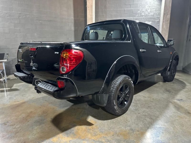 Mitsubishi L200 TRITON 3.2 HPE 4X4 CD 16V TURBO INTERCOOLER DIESEL 4P MANUAL 2009/2010 CARRO AUTOMARCAS CAXIAS DO SUL / Carros no Vale