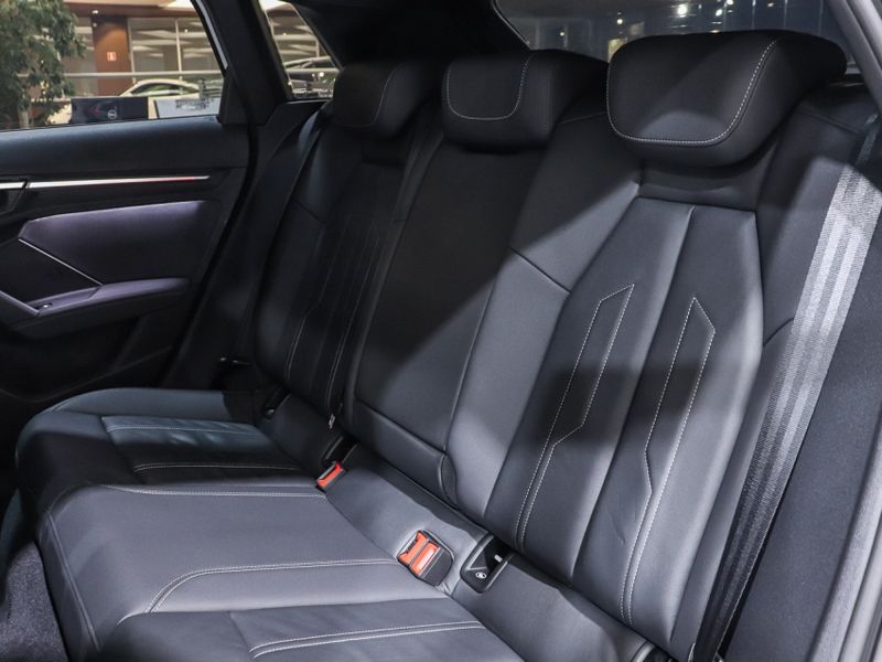 Audi A3 2.0 40 TFSI MHEV SPORTBACK PERFORMANCE BLACK S-TRONIC 2023/2023 VIA BELLA VEÍCULOS ESPECIAIS CAXIAS DO SUL / Carros no Vale