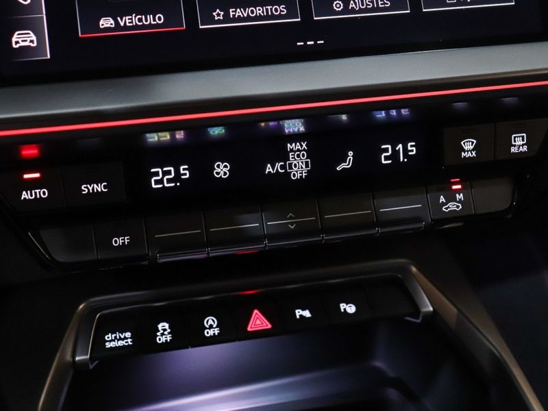 Audi A3 2.0 40 TFSI MHEV SPORTBACK PERFORMANCE BLACK S-TRONIC 2023/2023 VIA BELLA VEÍCULOS ESPECIAIS CAXIAS DO SUL / Carros no Vale