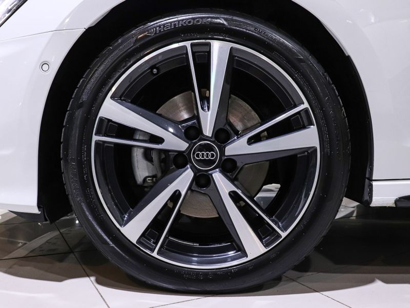 Audi A3 2.0 40 TFSI MHEV SPORTBACK PERFORMANCE BLACK S-TRONIC 2023/2023 VIA BELLA VEÍCULOS ESPECIAIS CAXIAS DO SUL / Carros no Vale