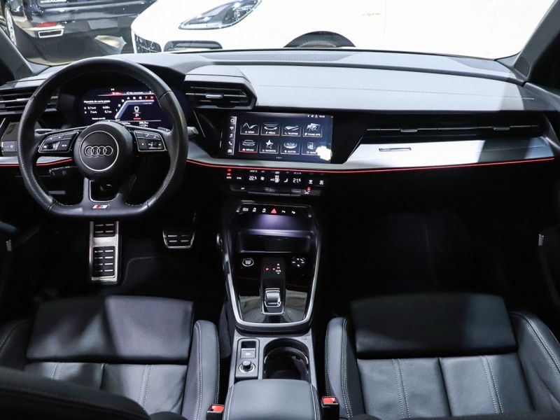Audi A3 2.0 40 TFSI MHEV SPORTBACK PERFORMANCE BLACK S-TRONIC 2023/2023 VIA BELLA VEÍCULOS ESPECIAIS CAXIAS DO SUL / Carros no Vale