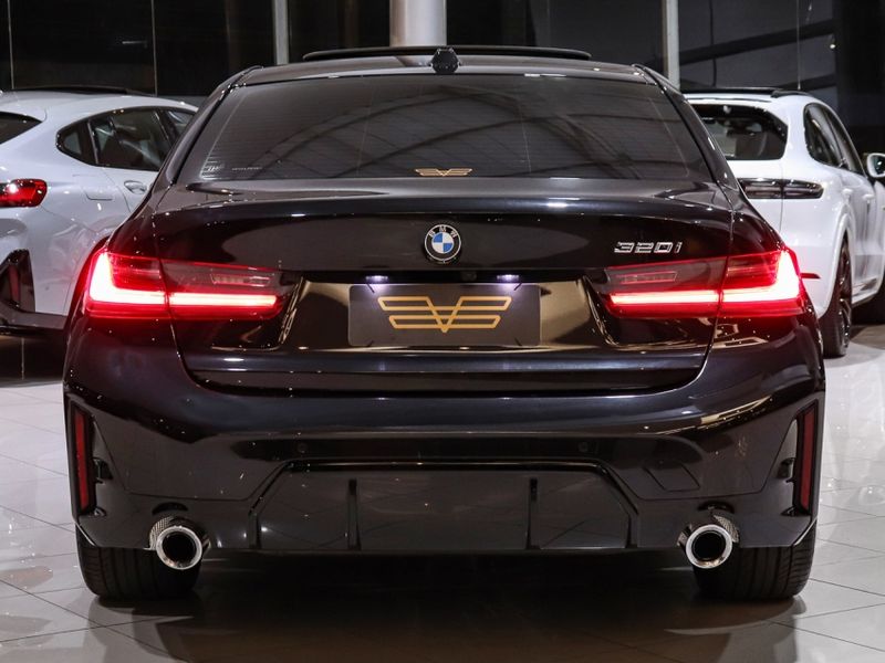 BMW 320i 2.0 16V TURBO FLEX M SPORT AUTOMÁTICO 2023/2023 VIA BELLA VEÍCULOS ESPECIAIS CAXIAS DO SUL / Carros no Vale