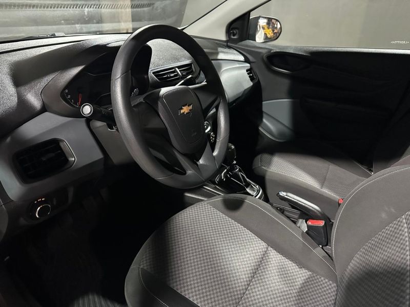 Chevrolet ONIX 1.0 MPFI JOY 8V FLEX 4P MANUAL 2020/2020 CARRO AUTOMARCAS CAXIAS DO SUL / Carros no Vale