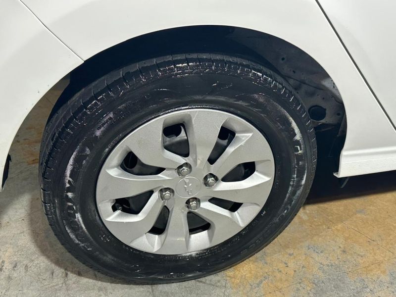 Chevrolet ONIX 1.0 MPFI JOY 8V FLEX 4P MANUAL 2020/2020 CARRO AUTOMARCAS CAXIAS DO SUL / Carros no Vale