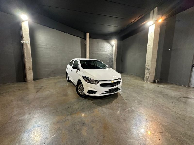 Chevrolet ONIX 1.0 MPFI JOY 8V FLEX 4P MANUAL 2020/2020 CARRO AUTOMARCAS CAXIAS DO SUL / Carros no Vale