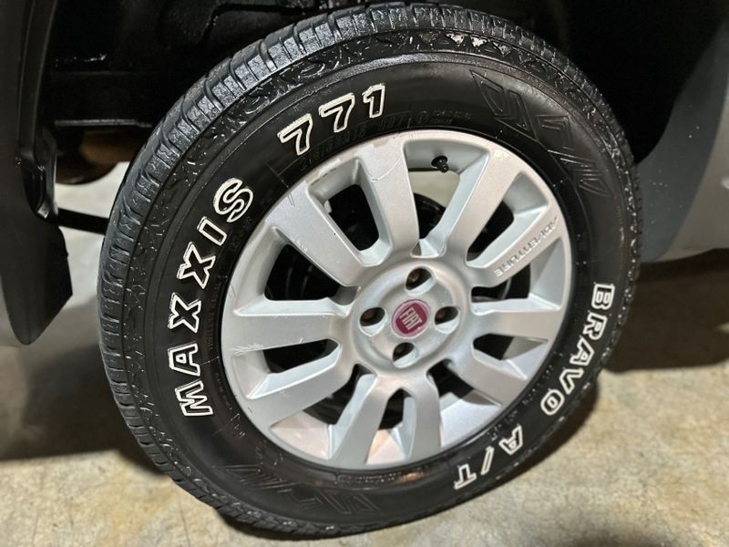 Fiat STRADA 1.8 MPI ADVENTURE CE 16V FLEX 2P AUTOMATIZADO 2015/2016 CARRO AUTOMARCAS CAXIAS DO SUL / Carros no Vale