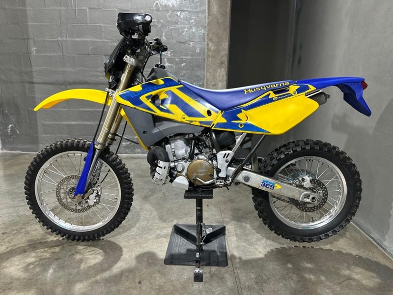 Husqvarna Wr 360 2T 2002/2002 CARRO AUTOMARCAS CAXIAS DO SUL / Carros no Vale