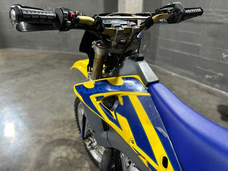 Husqvarna Wr 360 2T 2002/2002 CARRO AUTOMARCAS CAXIAS DO SUL / Carros no Vale