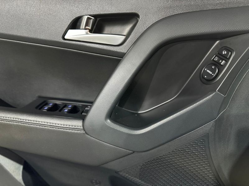 Hyundai CRETA 2.0 16V FLEX PRESTIGE AUTOMÁTICO 2018/2019 CARRO AUTOMARCAS CAXIAS DO SUL / Carros no Vale