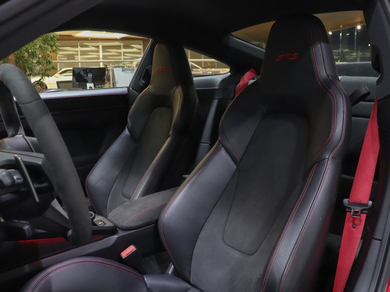 Porsche 911 3.0 24V H6 GASOLINA CARRERA GTS PDK 2022/2022 VIA BELLA VEÍCULOS ESPECIAIS CAXIAS DO SUL / Carros no Vale