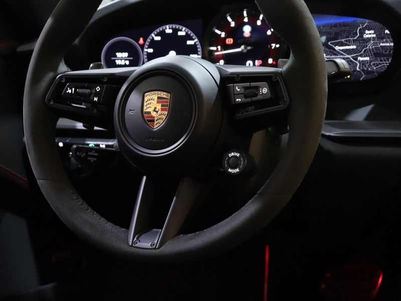Porsche 911 3.0 24V H6 GASOLINA CARRERA GTS PDK 2022/2022 VIA BELLA VEÍCULOS ESPECIAIS CAXIAS DO SUL / Carros no Vale