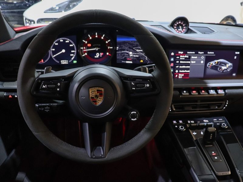 Porsche 911 3.0 24V H6 GASOLINA CARRERA GTS PDK 2022/2022 VIA BELLA VEÍCULOS ESPECIAIS CAXIAS DO SUL / Carros no Vale