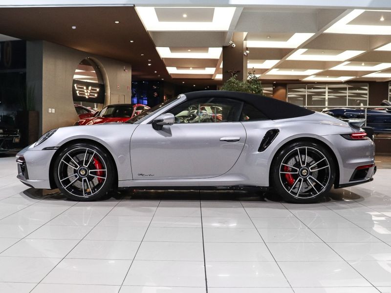 Porsche 911 3.8 24V H6 GASOLINA TURBO CABRIOLET PDK 2023/2024 VIA BELLA VEÍCULOS ESPECIAIS CAXIAS DO SUL / Carros no Vale