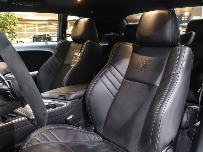 Dodge CHALLENGER 6.2 V8 HEMI GASOLINA SRT DEMON TORQUEFLITE 2018/2018 VIA BELLA VEÍCULOS ESPECIAIS CAXIAS DO SUL / Carros no Vale
