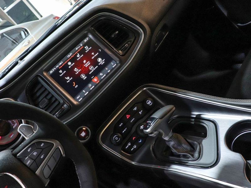 Dodge CHALLENGER 6.2 V8 HEMI GASOLINA SRT DEMON TORQUEFLITE 2018/2018 VIA BELLA VEÍCULOS ESPECIAIS CAXIAS DO SUL / Carros no Vale