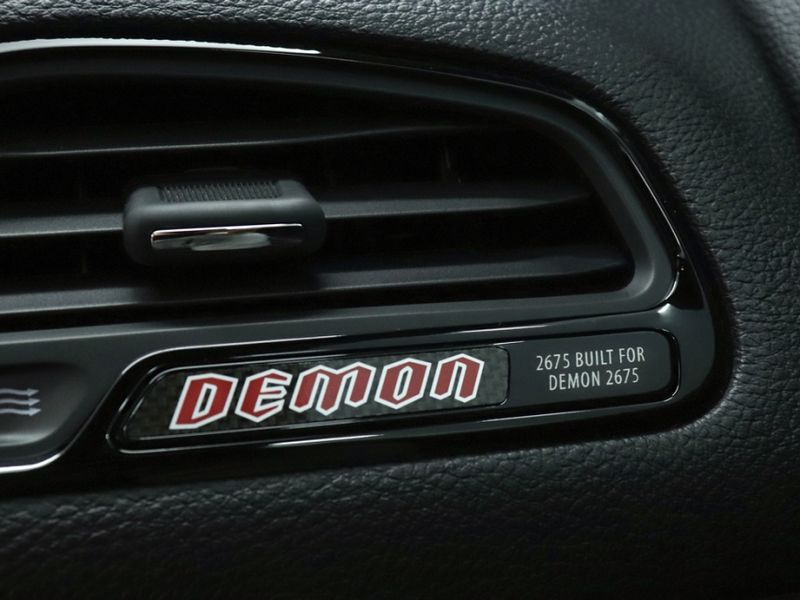 Dodge CHALLENGER 6.2 V8 HEMI GASOLINA SRT DEMON TORQUEFLITE 2018/2018 VIA BELLA VEÍCULOS ESPECIAIS CAXIAS DO SUL / Carros no Vale