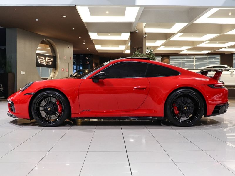 Porsche 911 3.0 24V H6 GASOLINA CARRERA GTS PDK 2024/2024 VIA BELLA VEÍCULOS ESPECIAIS CAXIAS DO SUL / Carros no Vale
