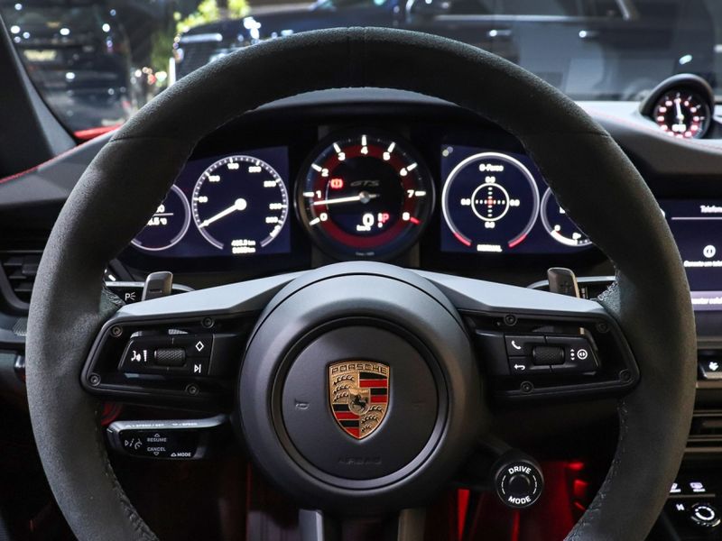 Porsche 911 3.0 24V H6 GASOLINA CARRERA GTS PDK 2024/2024 VIA BELLA VEÍCULOS ESPECIAIS CAXIAS DO SUL / Carros no Vale